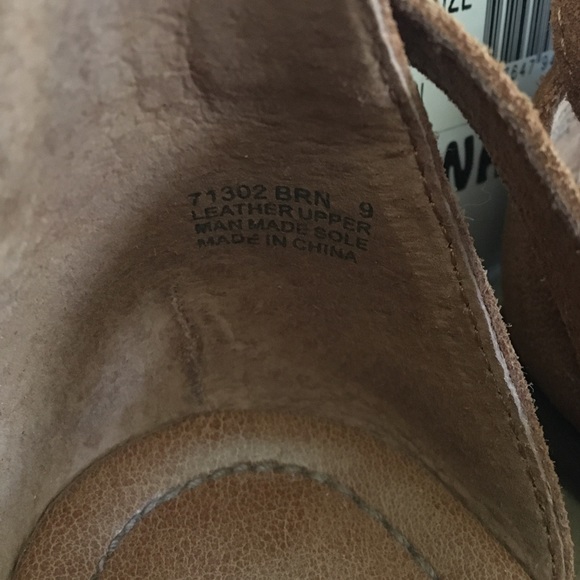 Minnetonka Maui Sandals - Picture 5 of 6